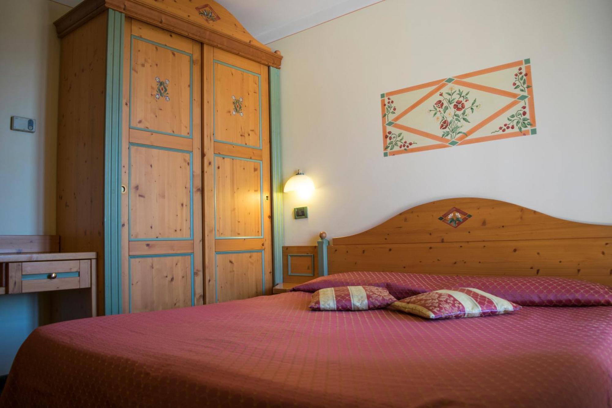 Alpen Garten Hotel Margherita Rumo Szoba fotó